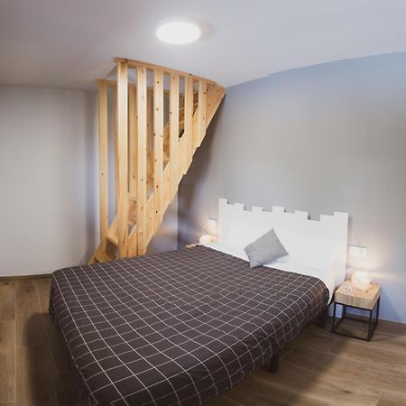 Coll De Port Hostel Tuixen ภายนอก รูปภาพ
