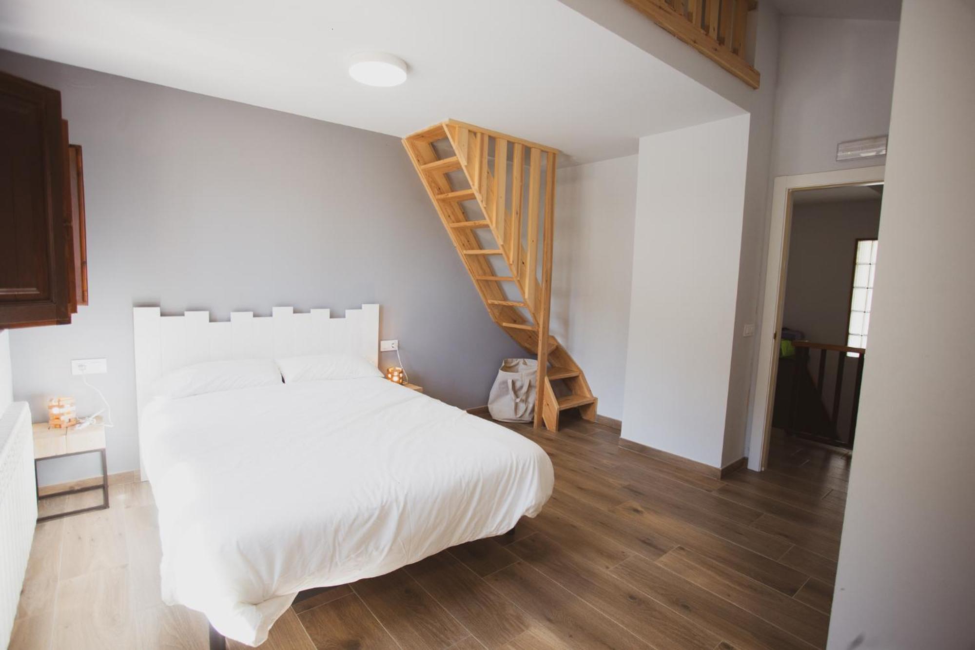 Coll De Port Hostel Tuixen ภายนอก รูปภาพ