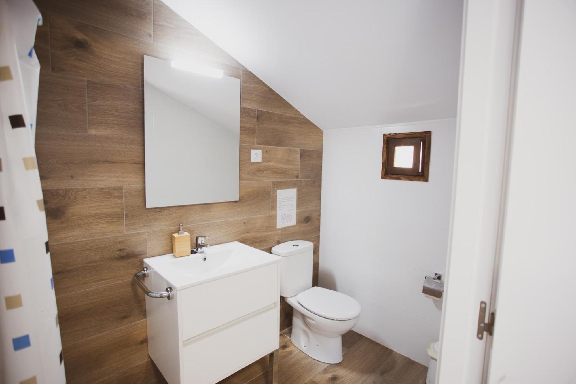 Coll De Port Hostel Tuixen ภายนอก รูปภาพ
