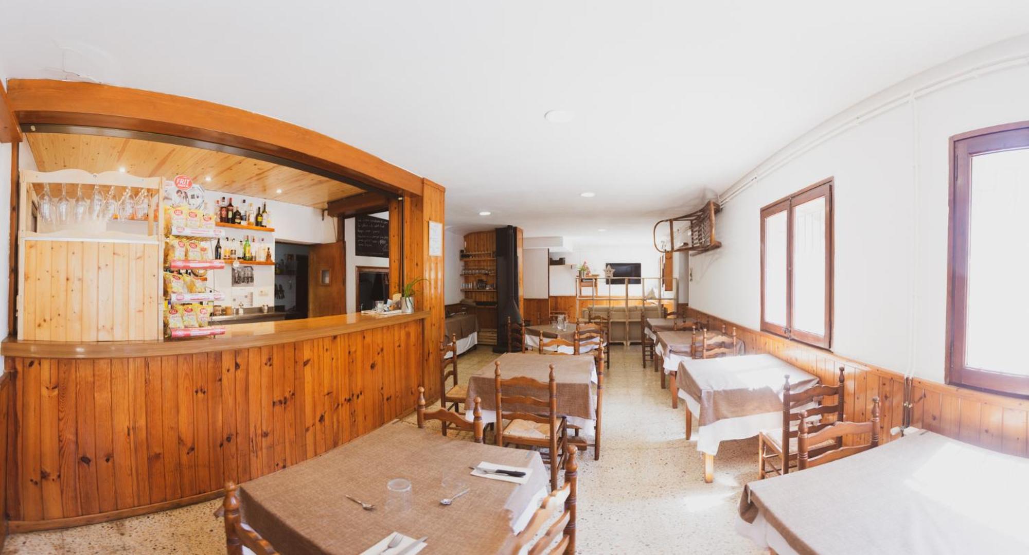 Coll De Port Hostel Tuixen ภายนอก รูปภาพ