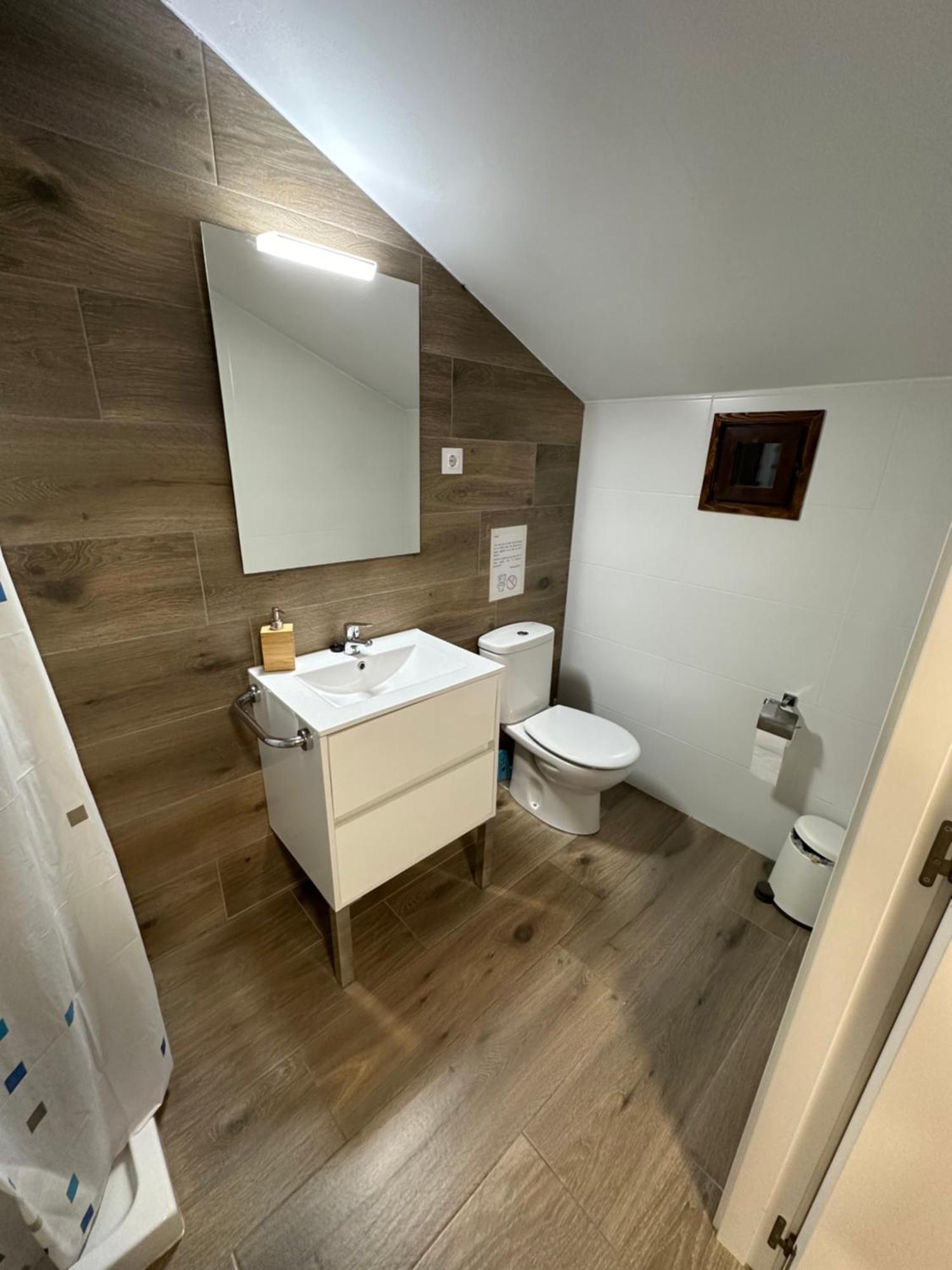 Coll De Port Hostel Tuixen ภายนอก รูปภาพ