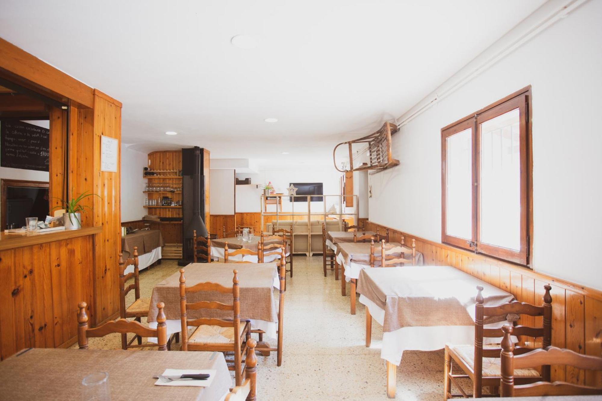 Coll De Port Hostel Tuixen ภายนอก รูปภาพ