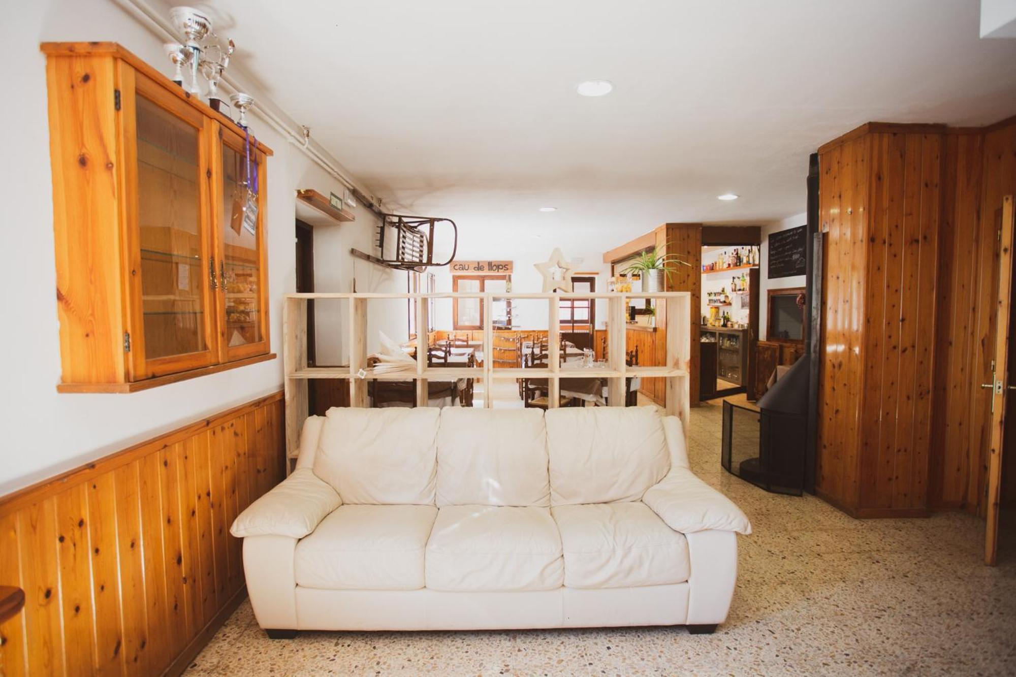 Coll De Port Hostel Tuixen ภายนอก รูปภาพ