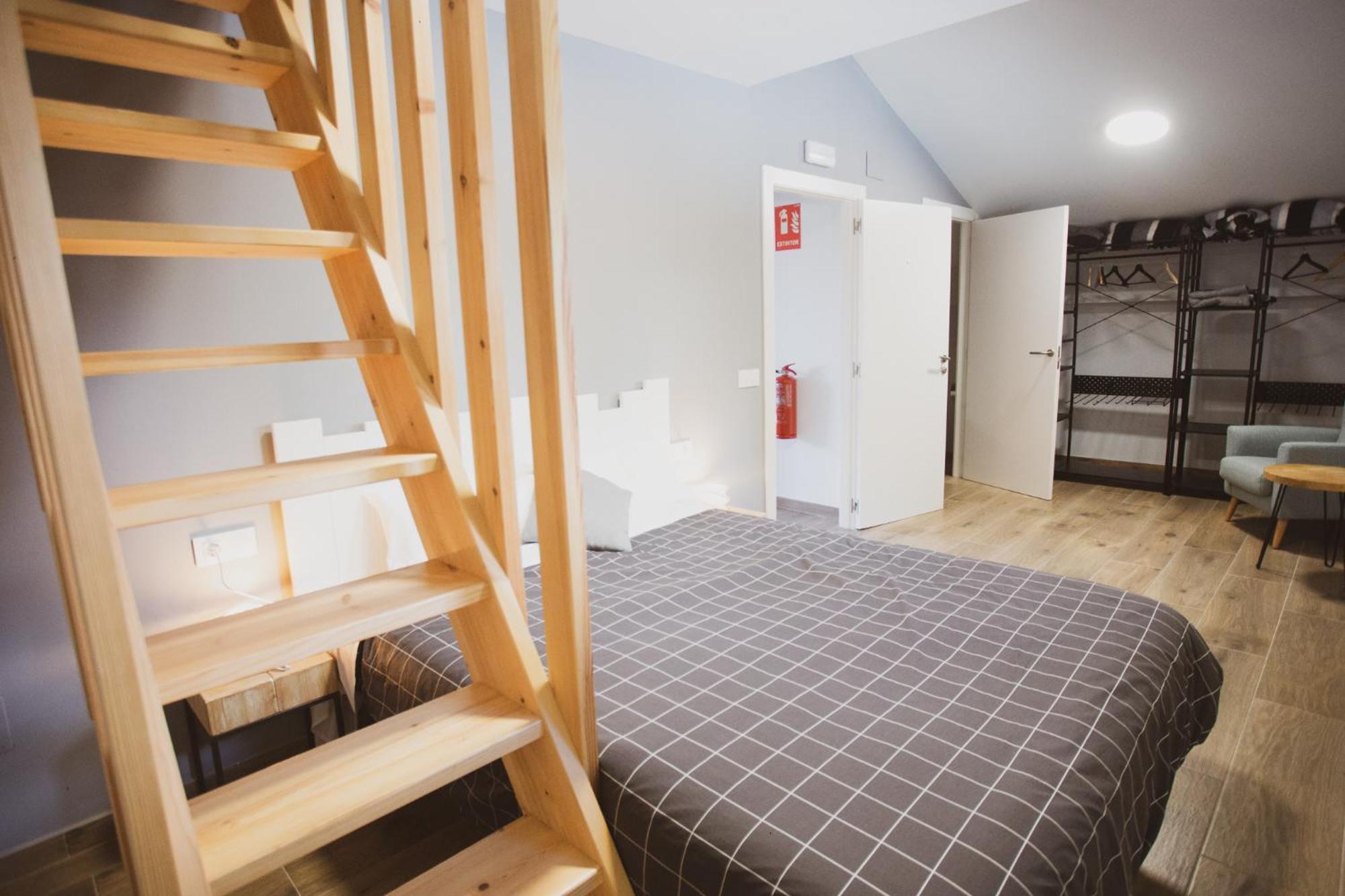 Coll De Port Hostel Tuixen ภายนอก รูปภาพ