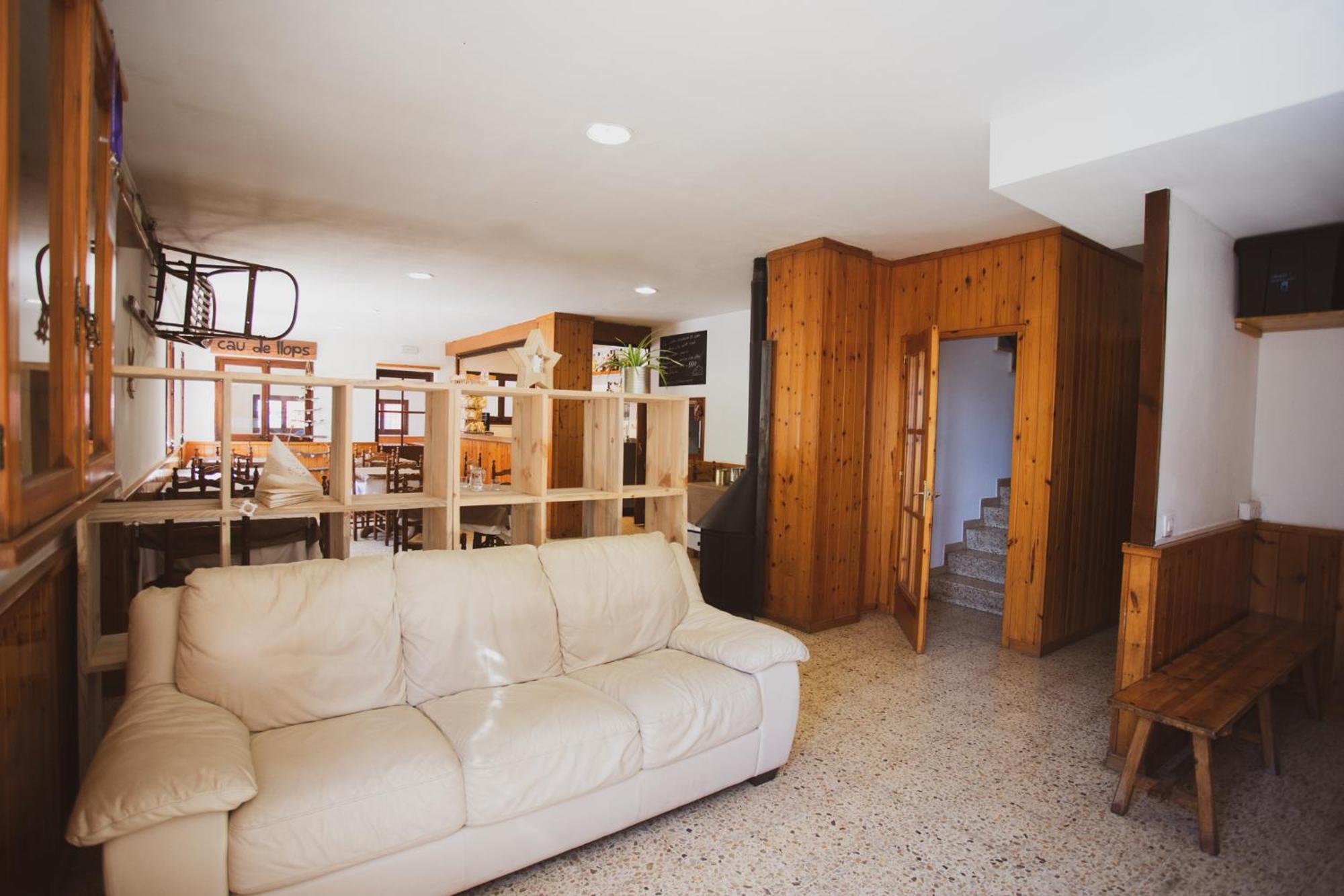 Coll De Port Hostel Tuixen ภายนอก รูปภาพ