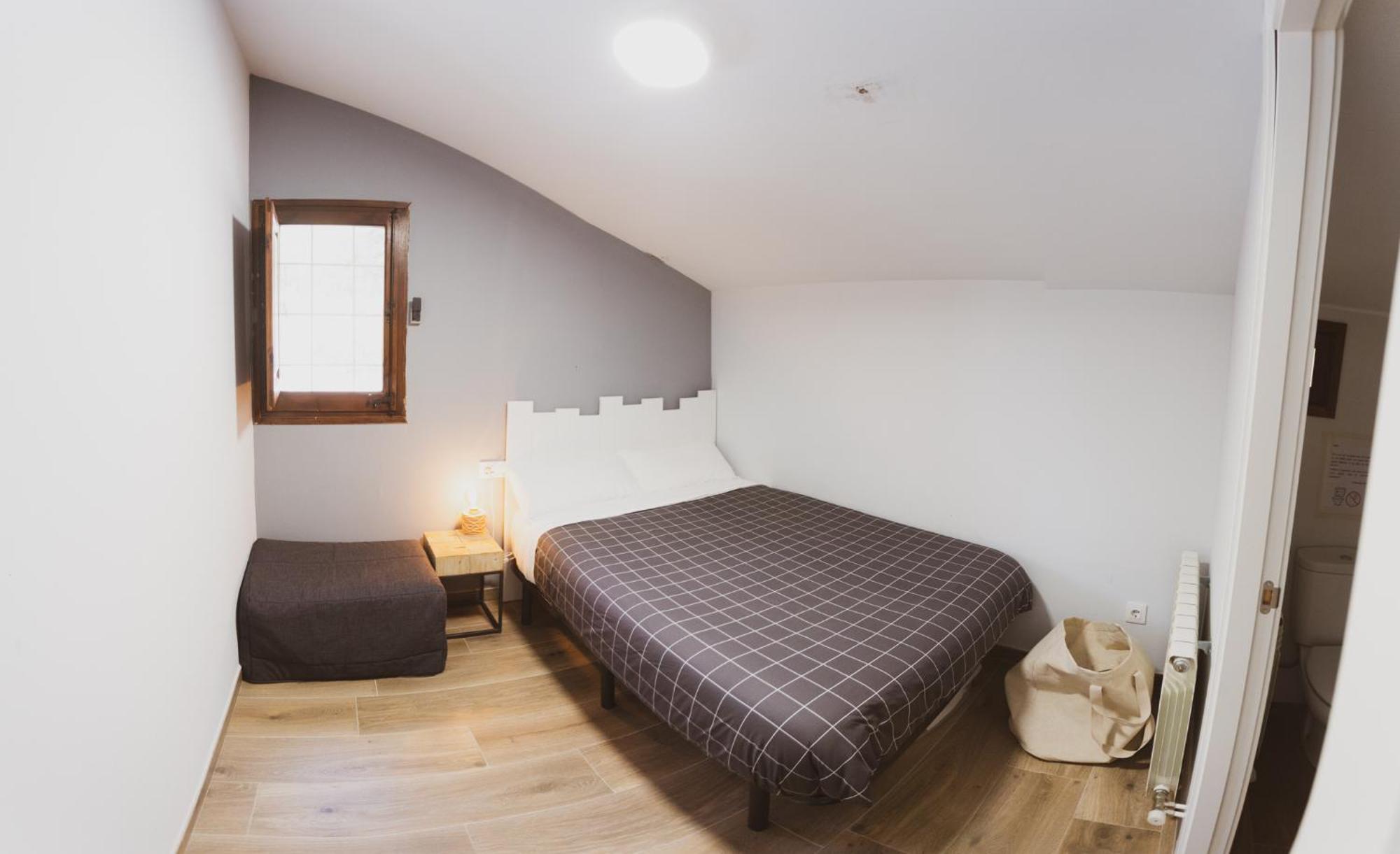 Coll De Port Hostel Tuixen ภายนอก รูปภาพ