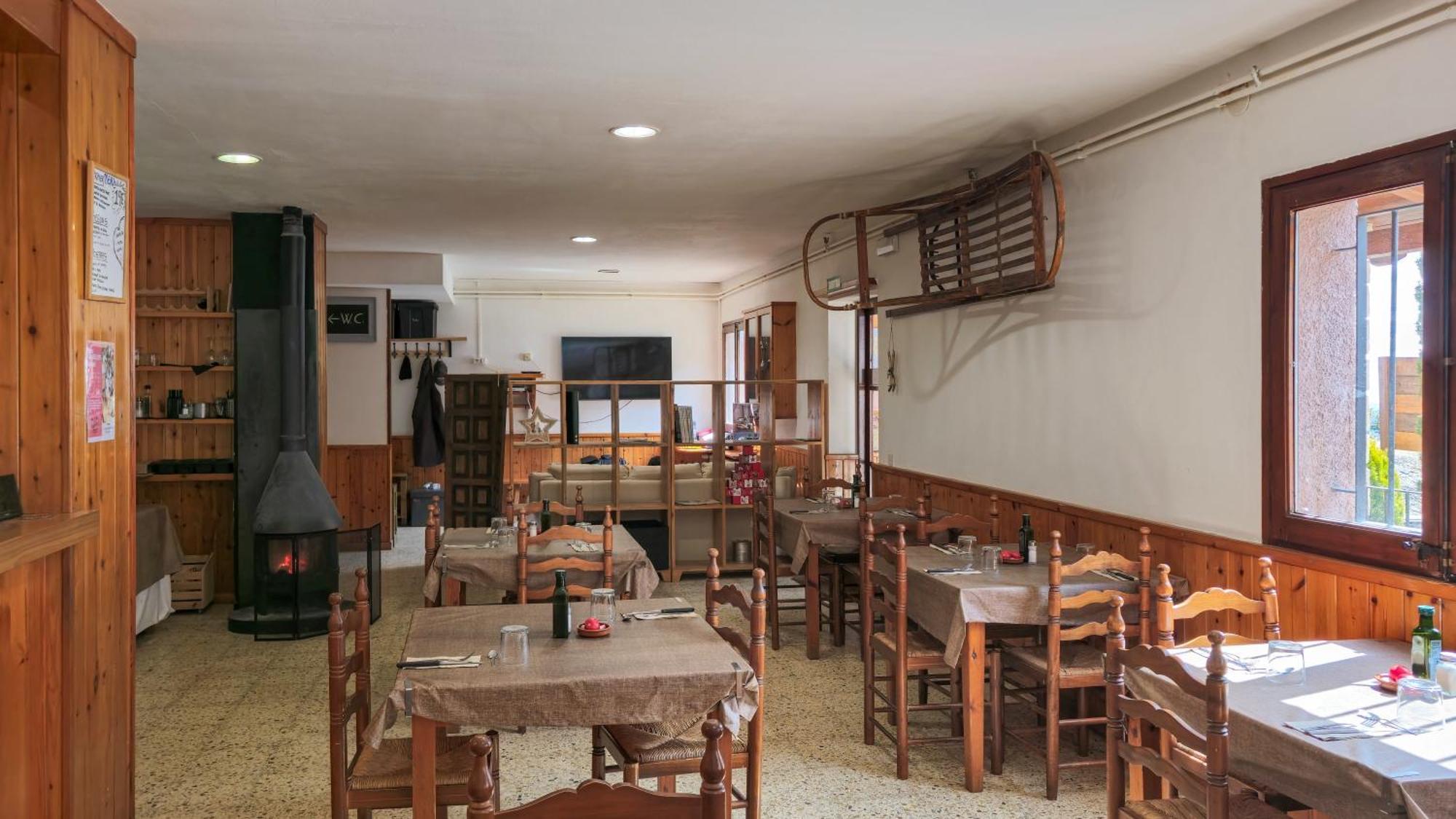 Coll De Port Hostel Tuixen ภายนอก รูปภาพ