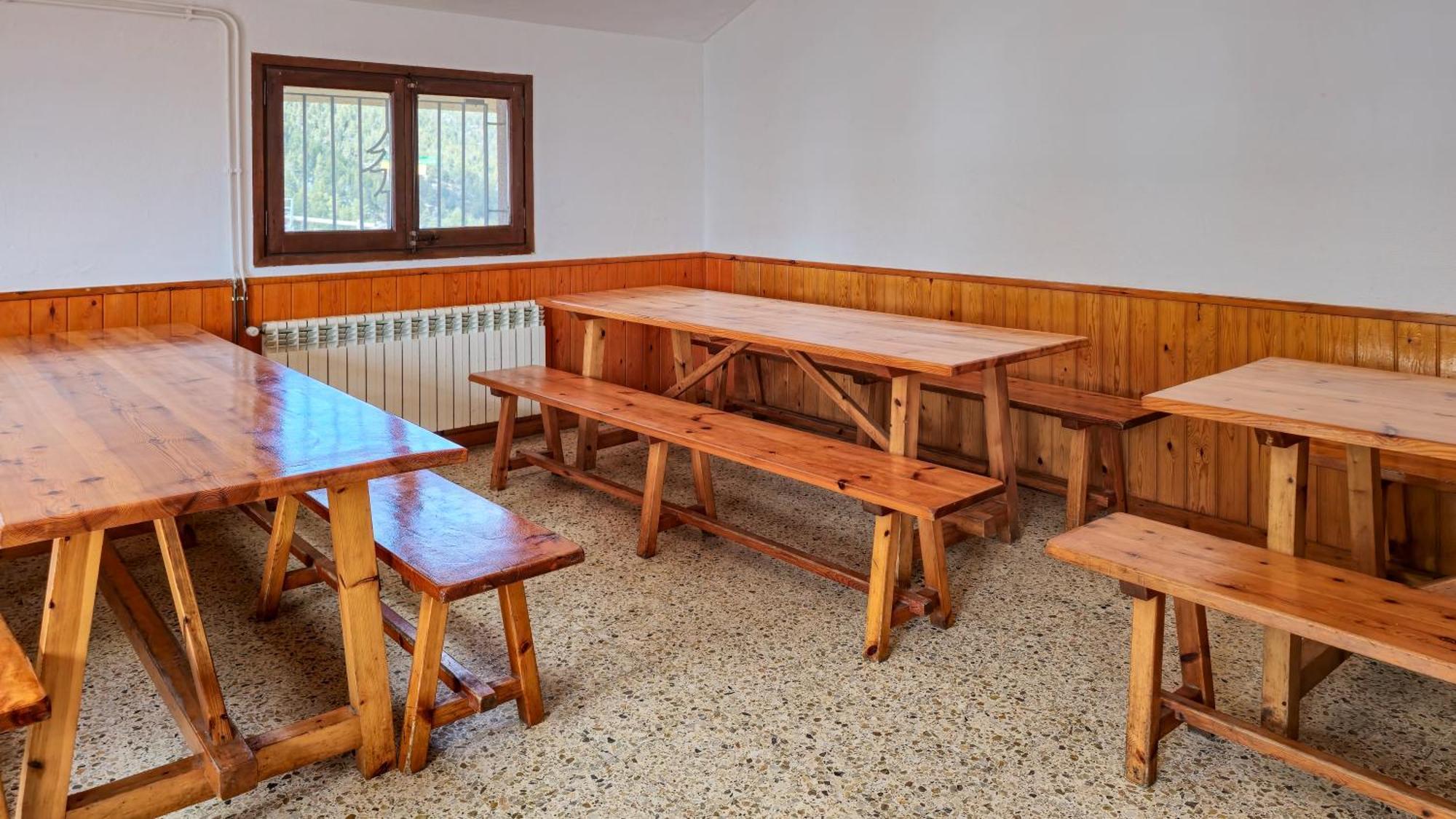 Coll De Port Hostel Tuixen ภายนอก รูปภาพ